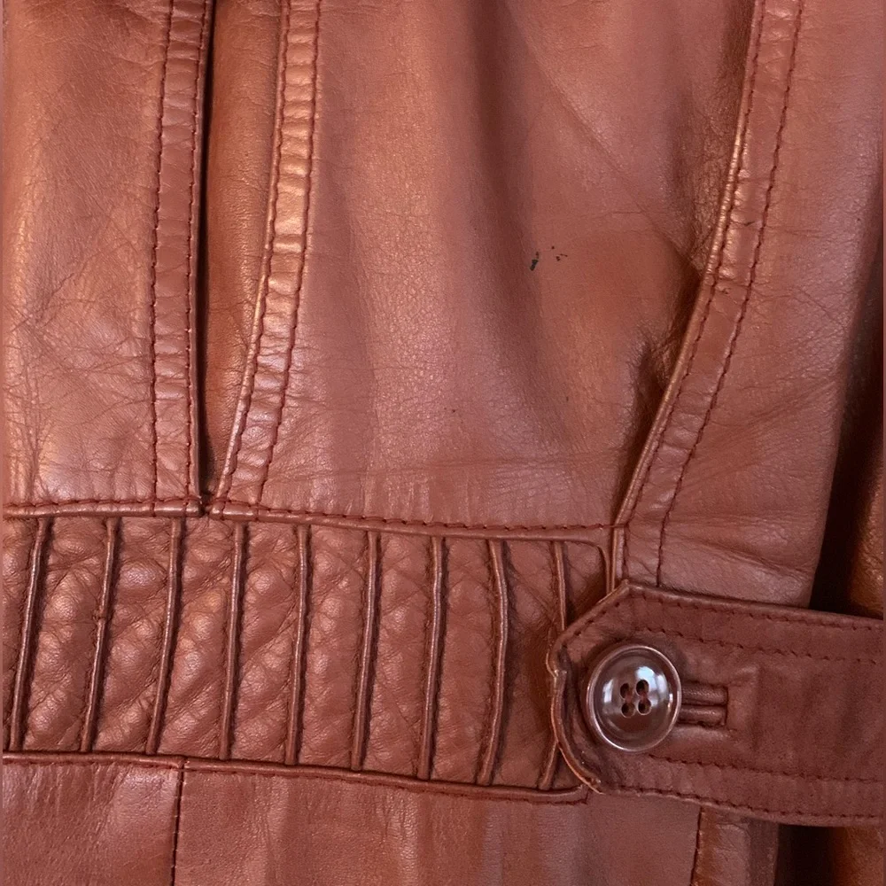 Vintage 70s Women’s Leather Trench Coat w/ Hood & Belt - Picture 6 of 8